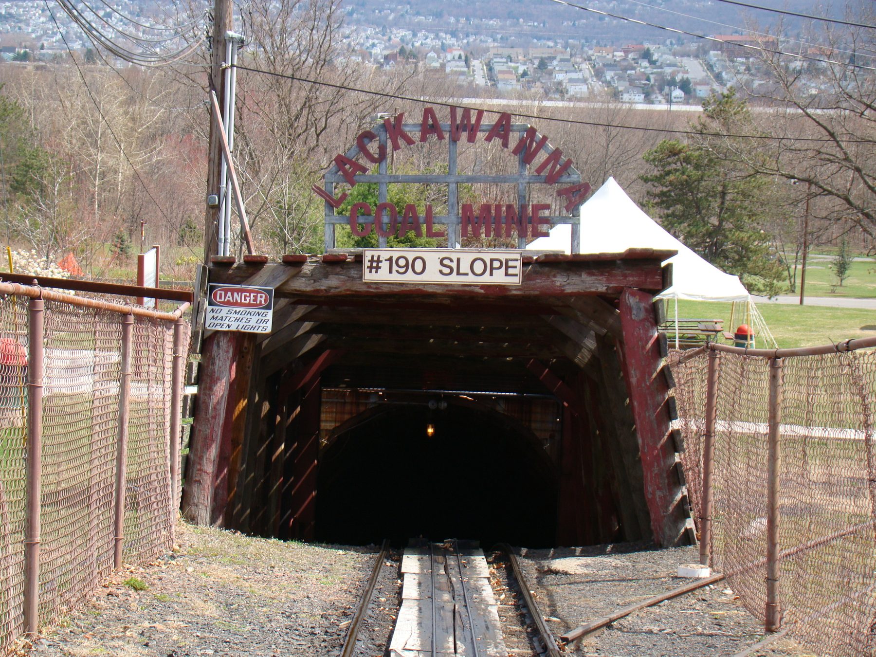 Coal_Mine_4-09_074